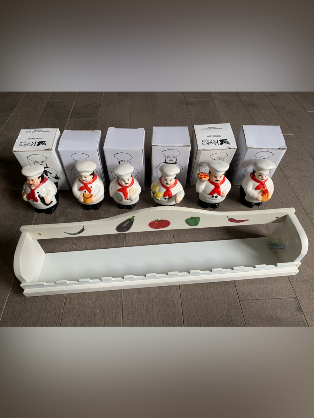 Vintage Reader’s Digest Ceramic Chef Spice Rack Set 6 Shakers Wall Rack - Picture 4 of 16